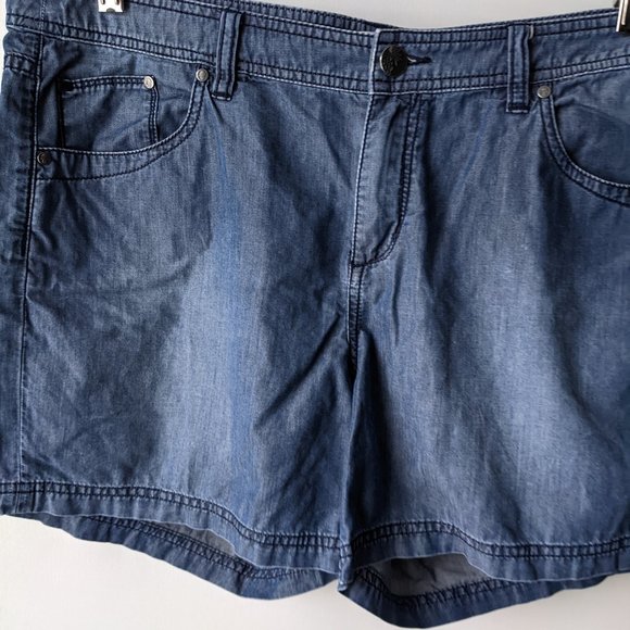 Tommy Bahama Blue Jean Shorts denim 14 chambray - Picture 10 of 11